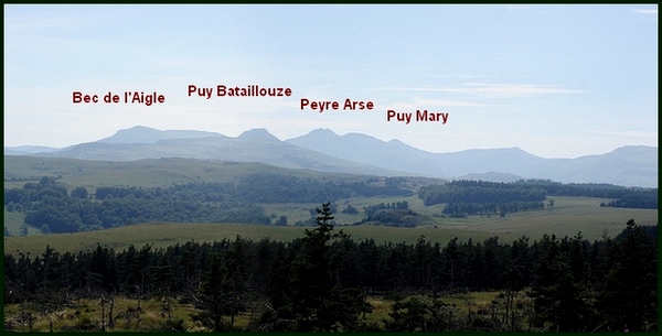 Panorama chaîne du Puy Mary
