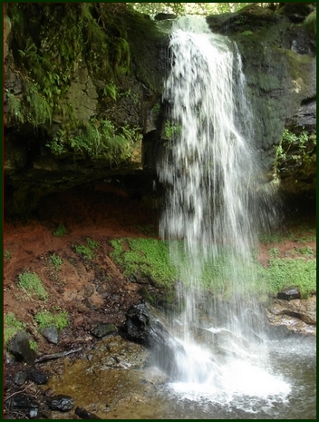 cascade et grotte