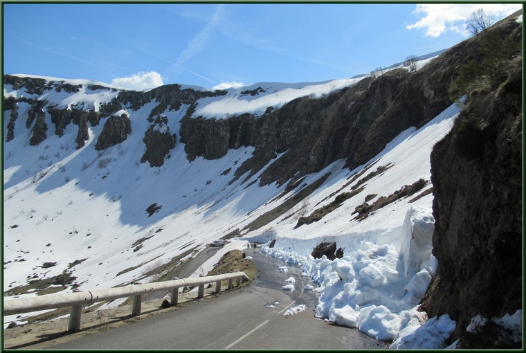 Route du col de Serre vers Pas de Peyrol