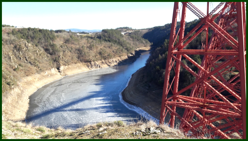 Garabit sous la glace